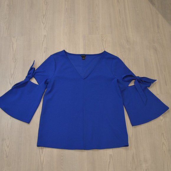 Ann Taylor business casual Top (size: XS) in blue - Picture 4 of 7